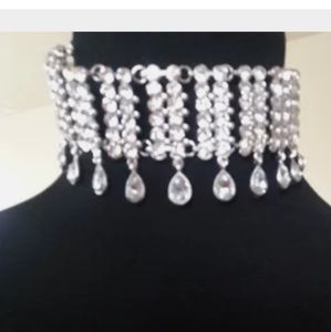 Teardrop choker in silver